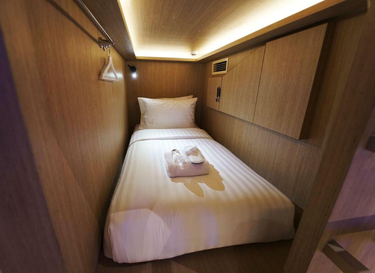 Single Capsule Mixed Room